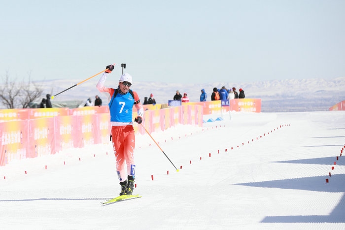 “十四冬” ｜ 內(nèi)蒙古隊(duì)冬季兩項(xiàng)公開(kāi)組男子4×7.5公里接力賽獲得亞軍