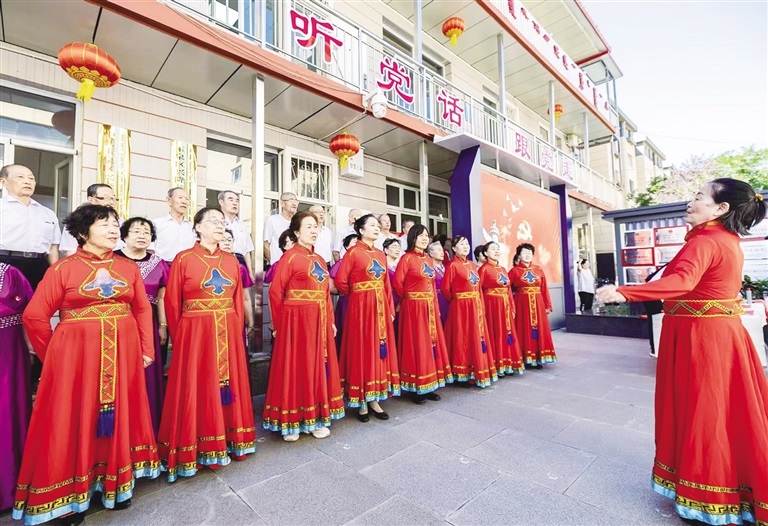 呼和浩特:黨建引領(lǐng)風(fēng)帆勁 擎旗奮進(jìn)闊步行