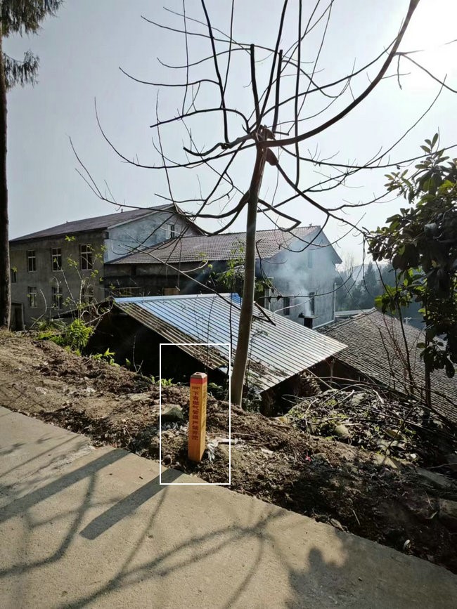 1708352899317273.jpg 別處早就常見的標(biāo)志,這些年才在村里落戶.jpg