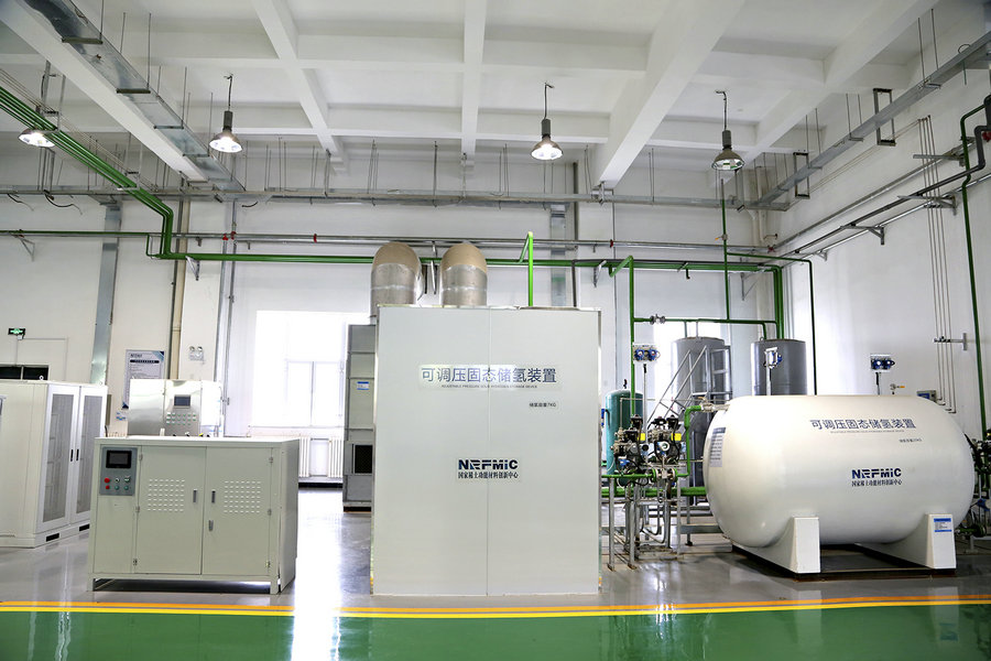 1762485146122446.jpg 國(guó)創(chuàng)中心--固態(tài)儲(chǔ)氫示范裝置 (3).JPG