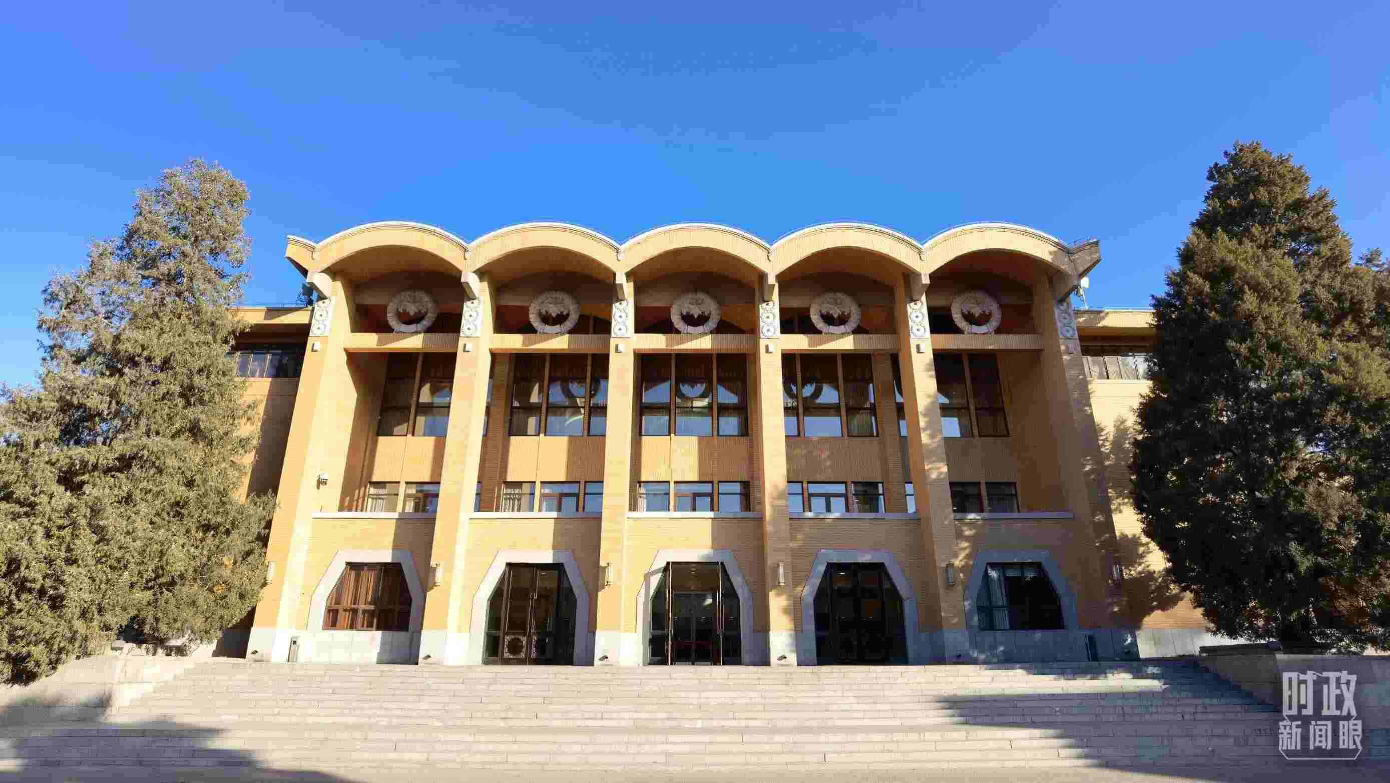 △2023年3月1日，中央黨校建校90周年慶祝大會(huì)在這里舉行。（總臺(tái)央視記者石丞拍攝）