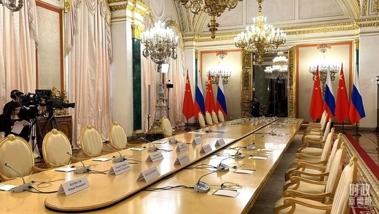 △習(xí)主席和普京總統(tǒng)舉行小范圍會談的會場。（總臺央視記者程鋮拍攝）