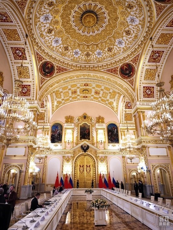 △習(xí)主席和普京總統(tǒng)舉行大范圍會談的會場。（總臺央廣記者潘毅拍攝）