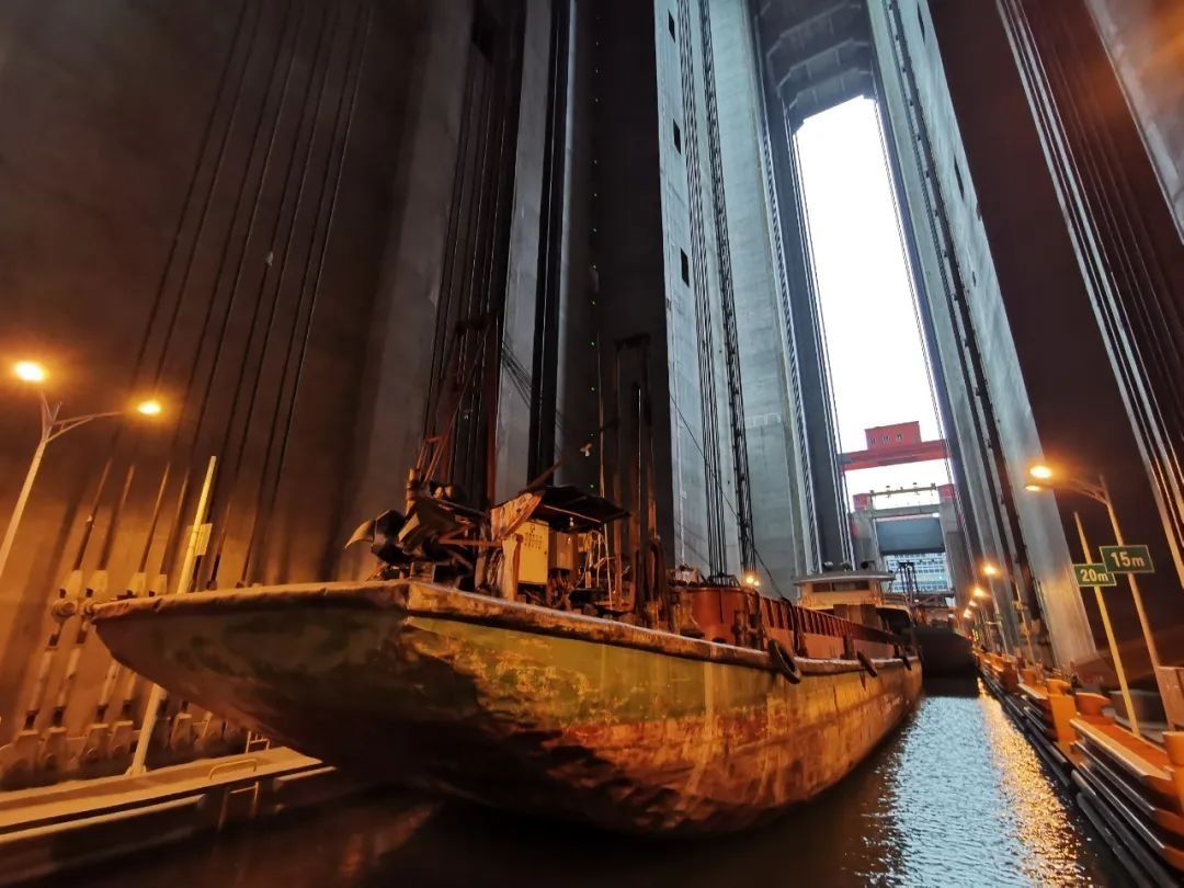 向家壩升船機船廂。鄭慶攝