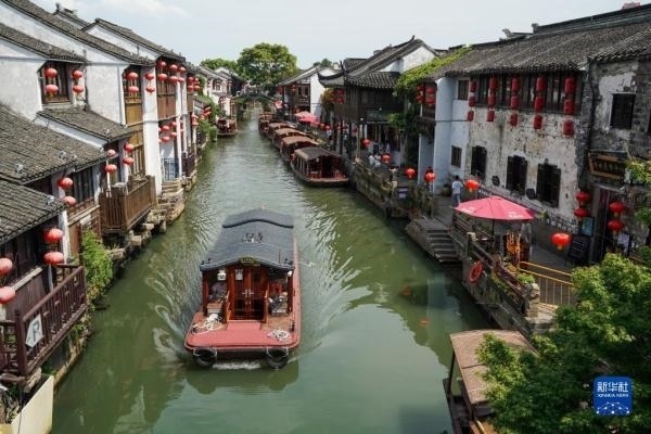 鏡觀中國(guó)丨雙面“繡”姑蘇