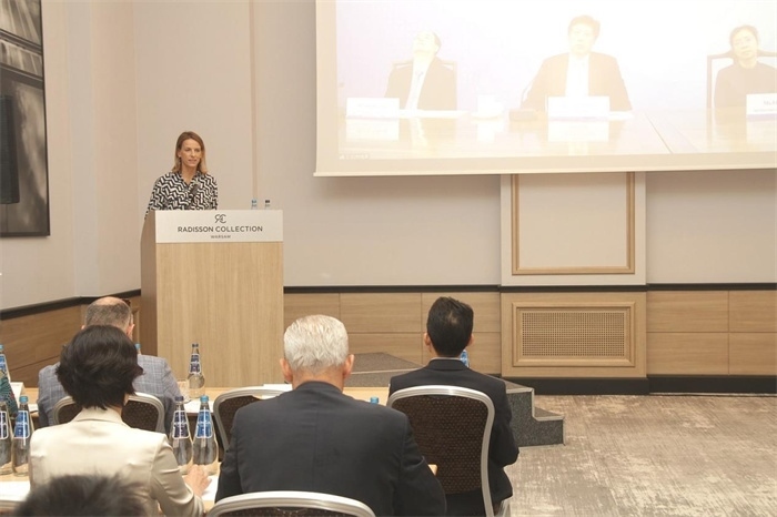 波蘭國家商會副主席卡羅麗娜致辭。