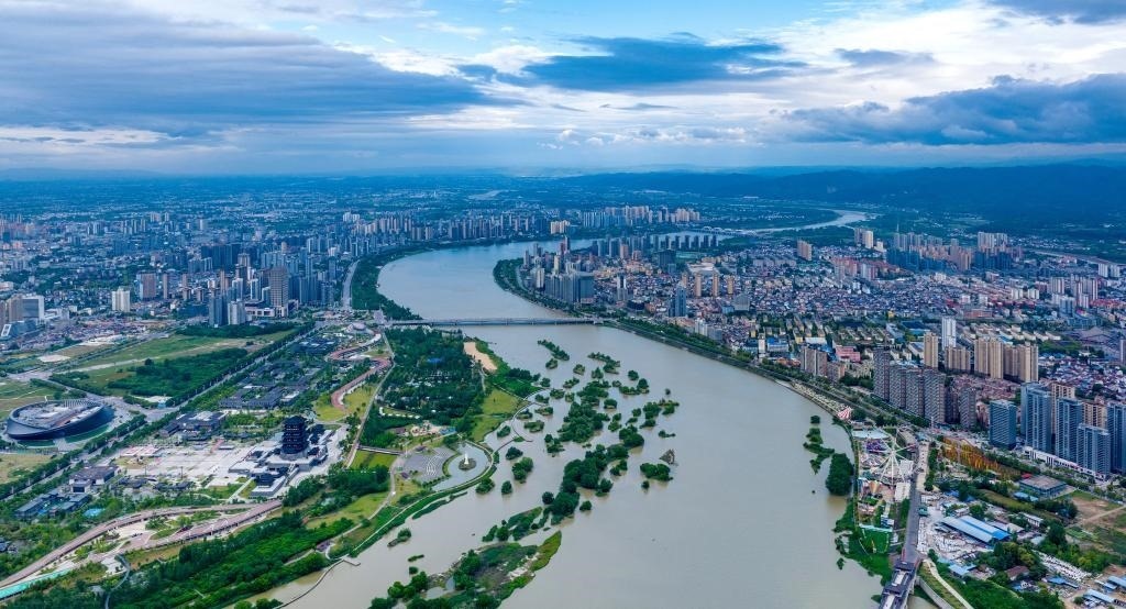 陜西省漢中市漢江兩岸景色。新華社發(fā)（李偉 攝）