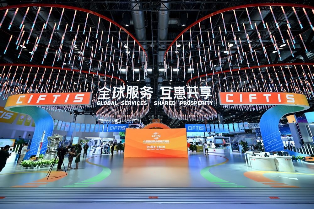 這是9月1日拍攝的國(guó)家會(huì)議中心內(nèi)景。新華社記者 李鑫 攝