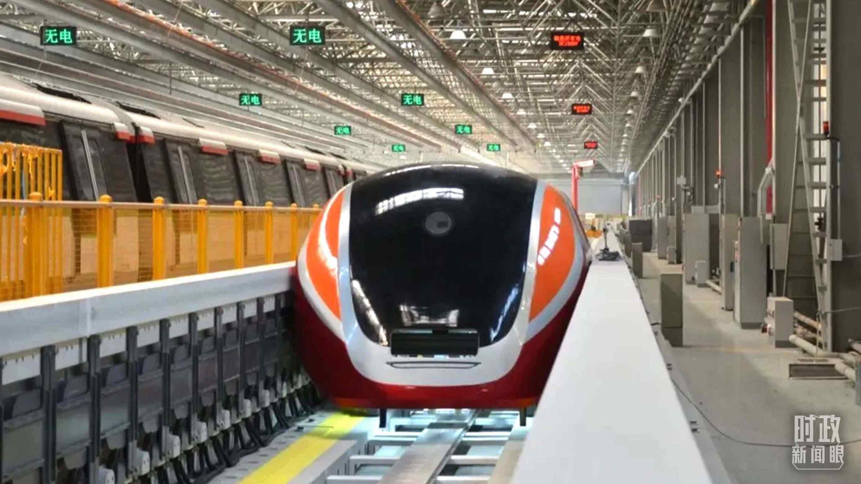 △3月31日，由中國(guó)中車(chē)自主研制的國(guó)內(nèi)首套高溫超導(dǎo)電動(dòng)懸浮全要素試驗(yàn)系統(tǒng)完成首次懸浮運(yùn)行。（圖/中車(chē)齊齊哈爾車(chē)輛有限公司）