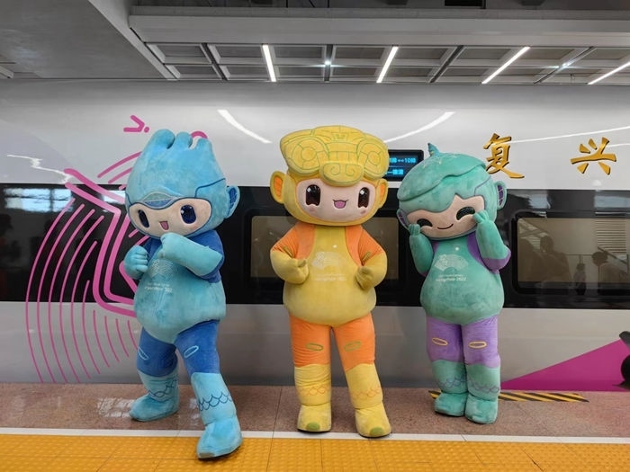 復(fù)興號亞運(yùn)智能動車組列車車廂。上海鐵路局融媒體中心供圖