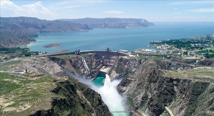 龍羊峽水電站開閘放水。國家電投黃河公司供圖