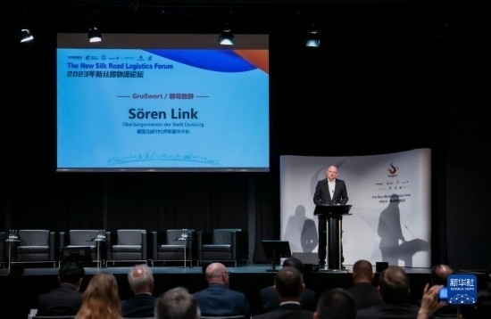 9月21日，在德國杜伊斯堡，杜伊斯堡市市長澤倫·林克出席2023新絲路物流論壇并致辭。新華社記者 張帆 攝