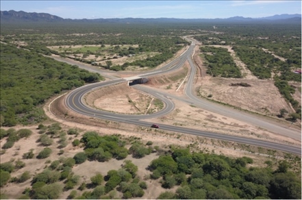 埃爾埃斯皮諾公路項(xiàng)目互通立交航拍。中國中鐵供圖