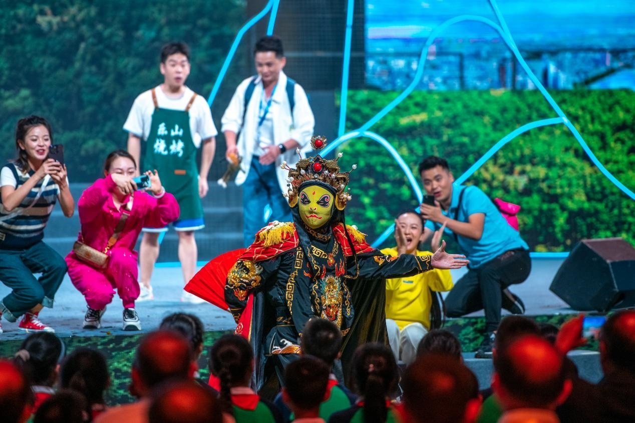 現(xiàn)場演出。樂山市委宣傳部供圖