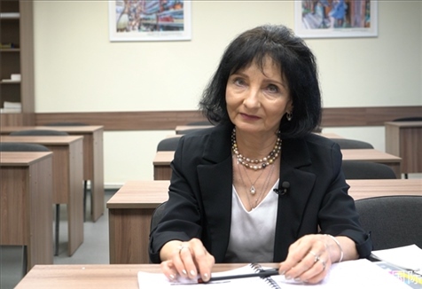 阿拉在白大孔院接受記者采訪。人民網(wǎng)記者 皇甫萬里攝