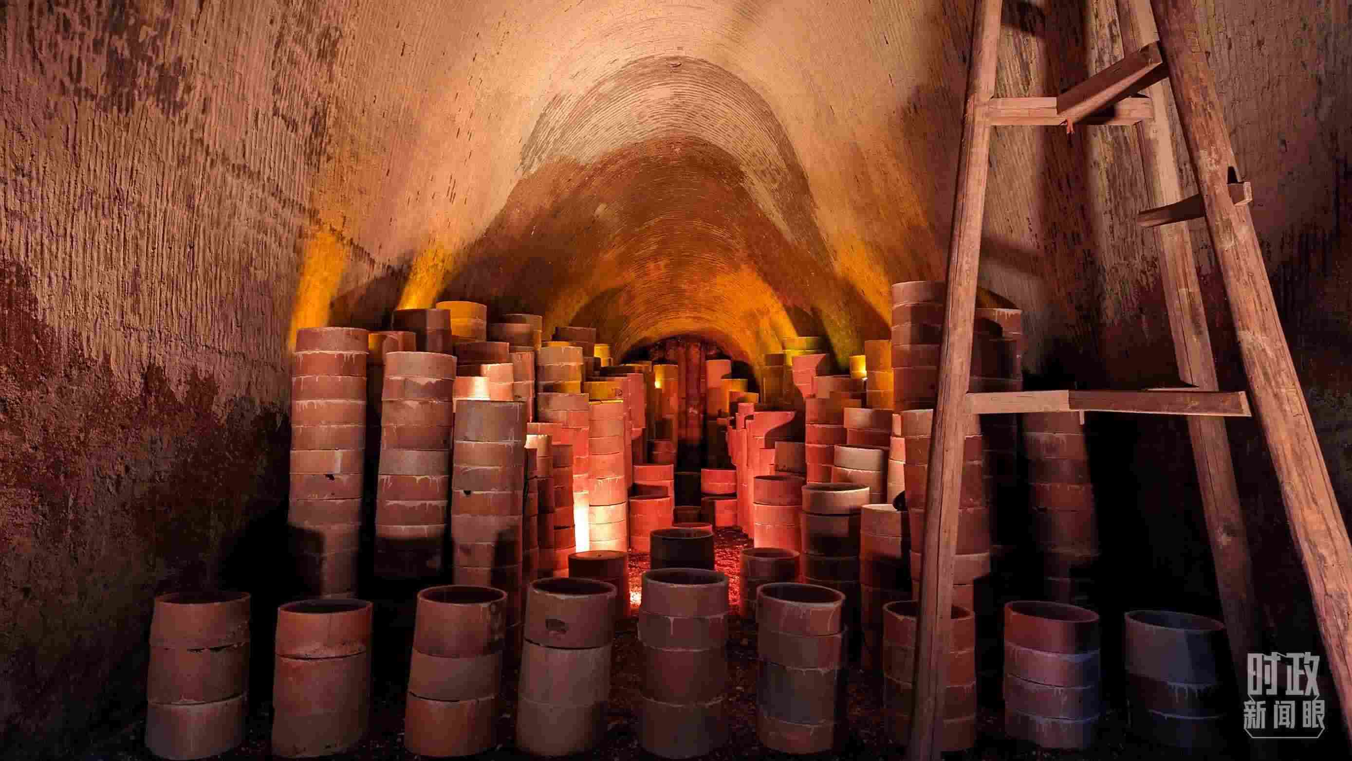 △當地現存最大的柴窯——徐家窯。（總臺央視記者朱超拍攝）