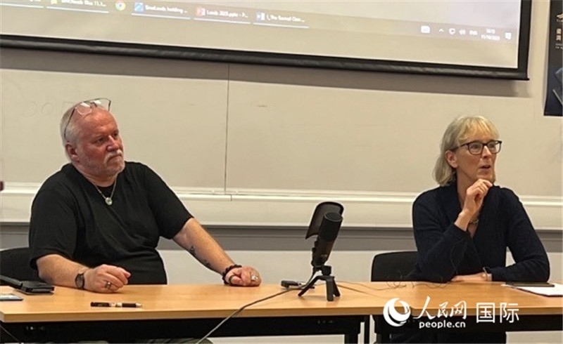 翻譯家韓斌、普華杰與師生交流 攝影 實(shí)習(xí)生王雪珊