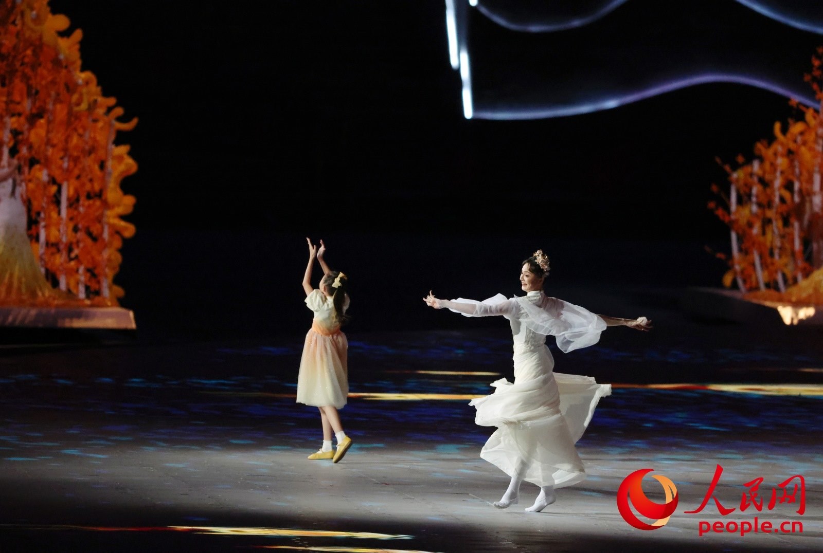 開幕式現(xiàn)場。人民網(wǎng) 周靜圓攝