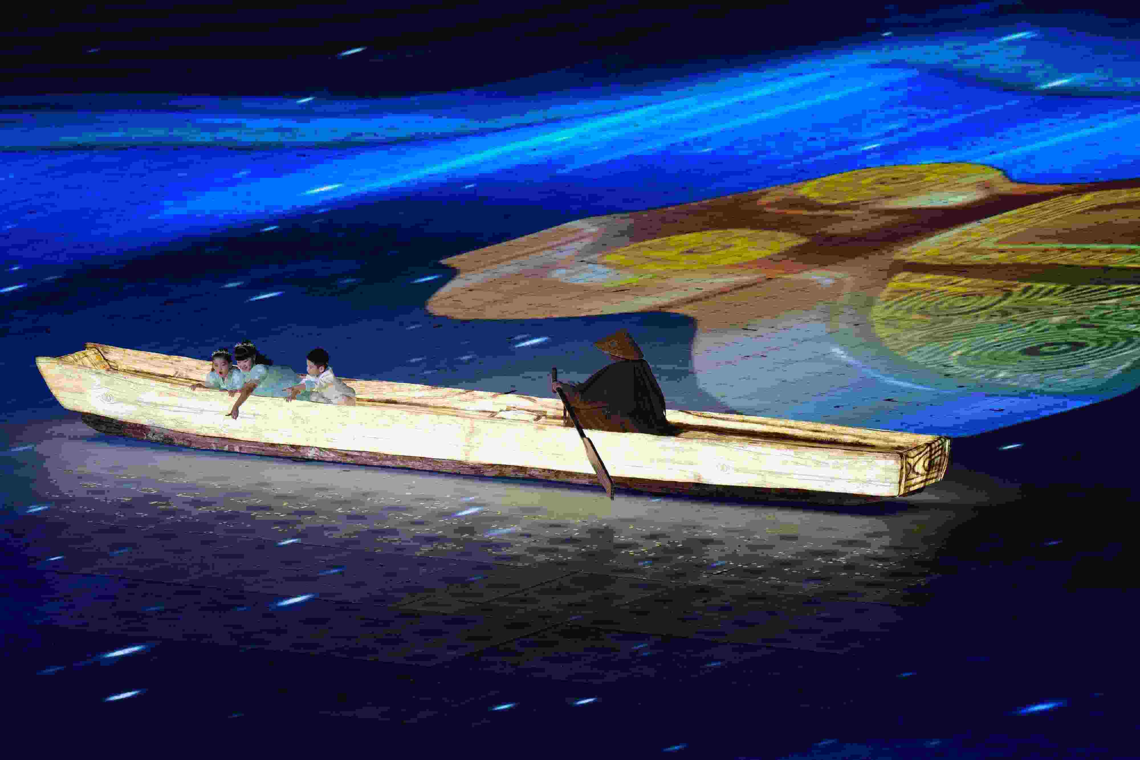 △2023年10月28日，杭州亞殘運會閉幕式上的“中華第一舟”。