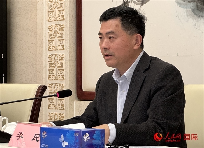 10月31日，歐美同學會秘書長李民在第五屆中法文化論壇媒體吹風會上講話。（人民網(wǎng) 謝瑩攝）