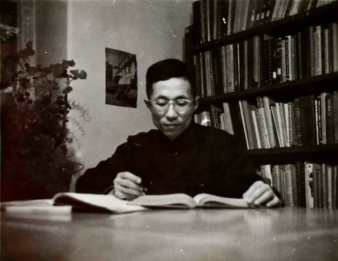 青年時期的秦裕琨。哈爾濱工業(yè)大學供圖