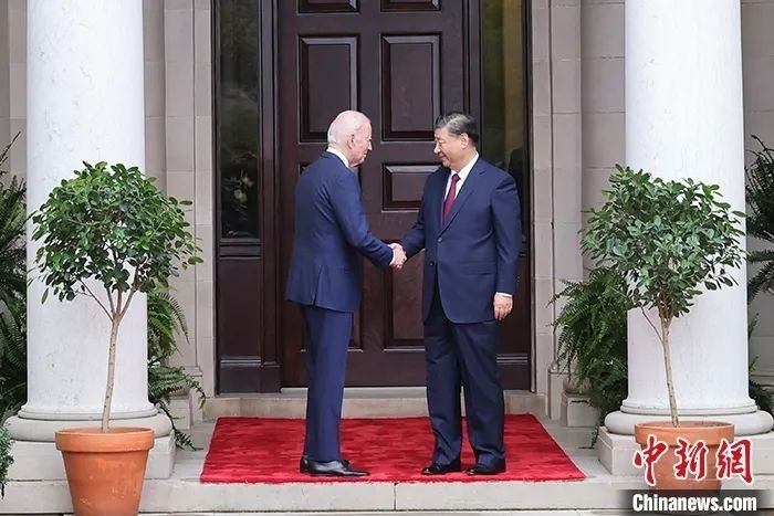 當(dāng)?shù)貢r(shí)間11月15日，中國(guó)國(guó)家主席習(xí)近平在美國(guó)舊金山斐洛里莊園同美國(guó)總統(tǒng)拜登舉行中美元首會(huì)晤。中新社記者 盛佳鵬 攝