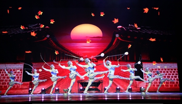 雜技《俏花旦·集體空竹》節(jié)目照。主辦方供圖