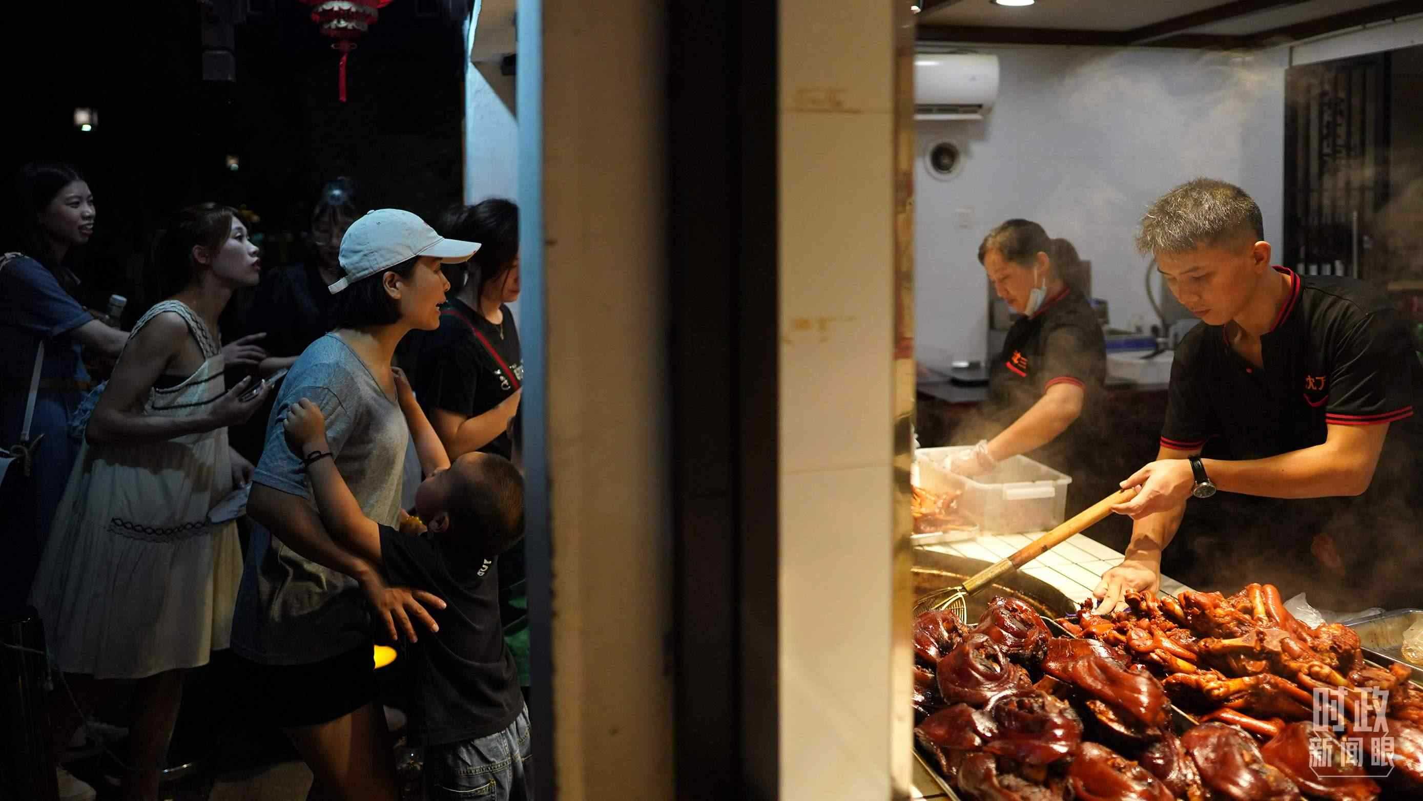 △江蘇省蘇州市平江路。（總臺(tái)國(guó)廣記者李晉拍攝）