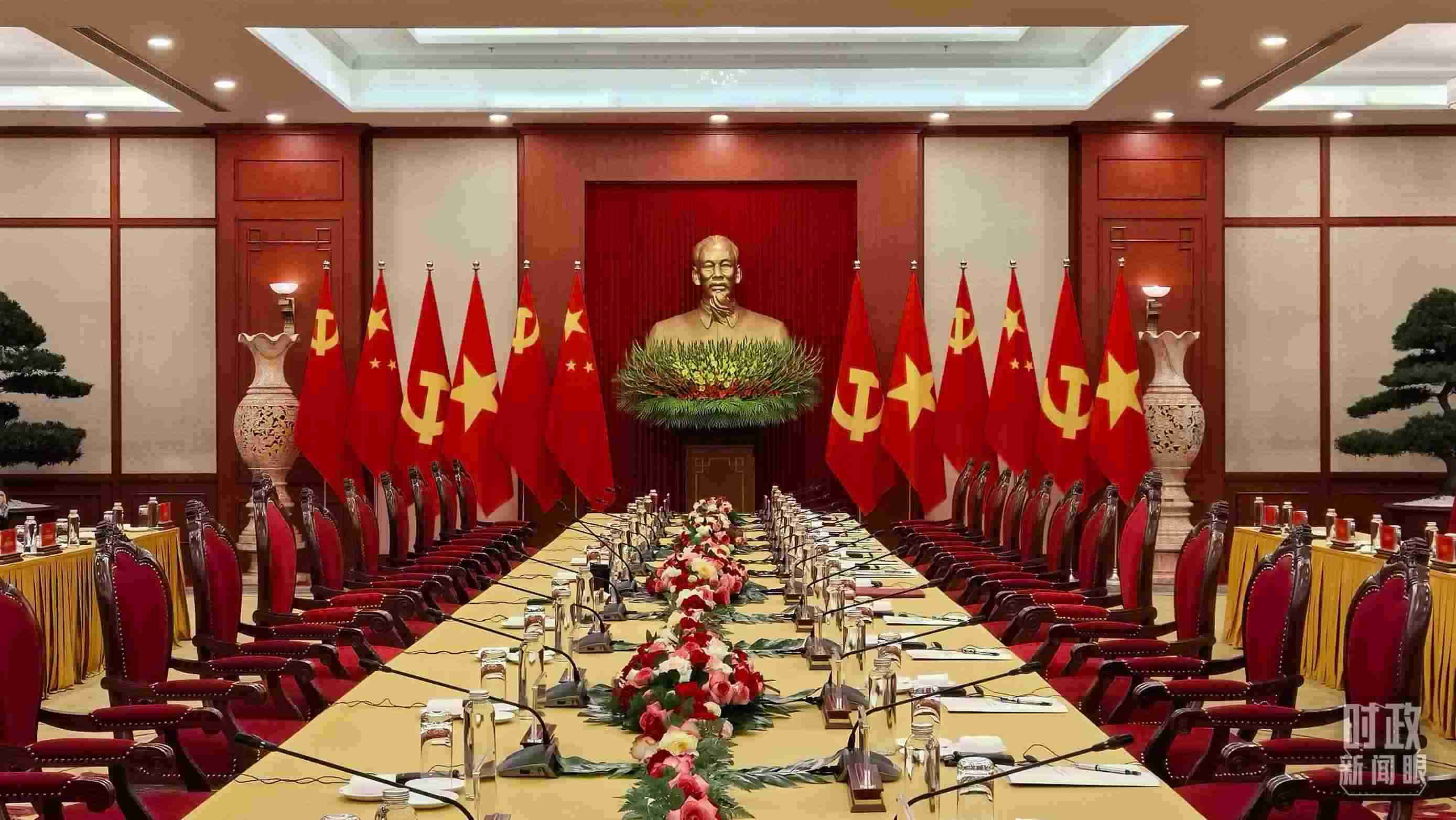 △當(dāng)?shù)貢r(shí)間12月12日下午，習(xí)近平在這里與阮富仲舉行會(huì)談，這是會(huì)談開(kāi)始前的場(chǎng)景。（總臺(tái)央視記者邢彬拍攝）