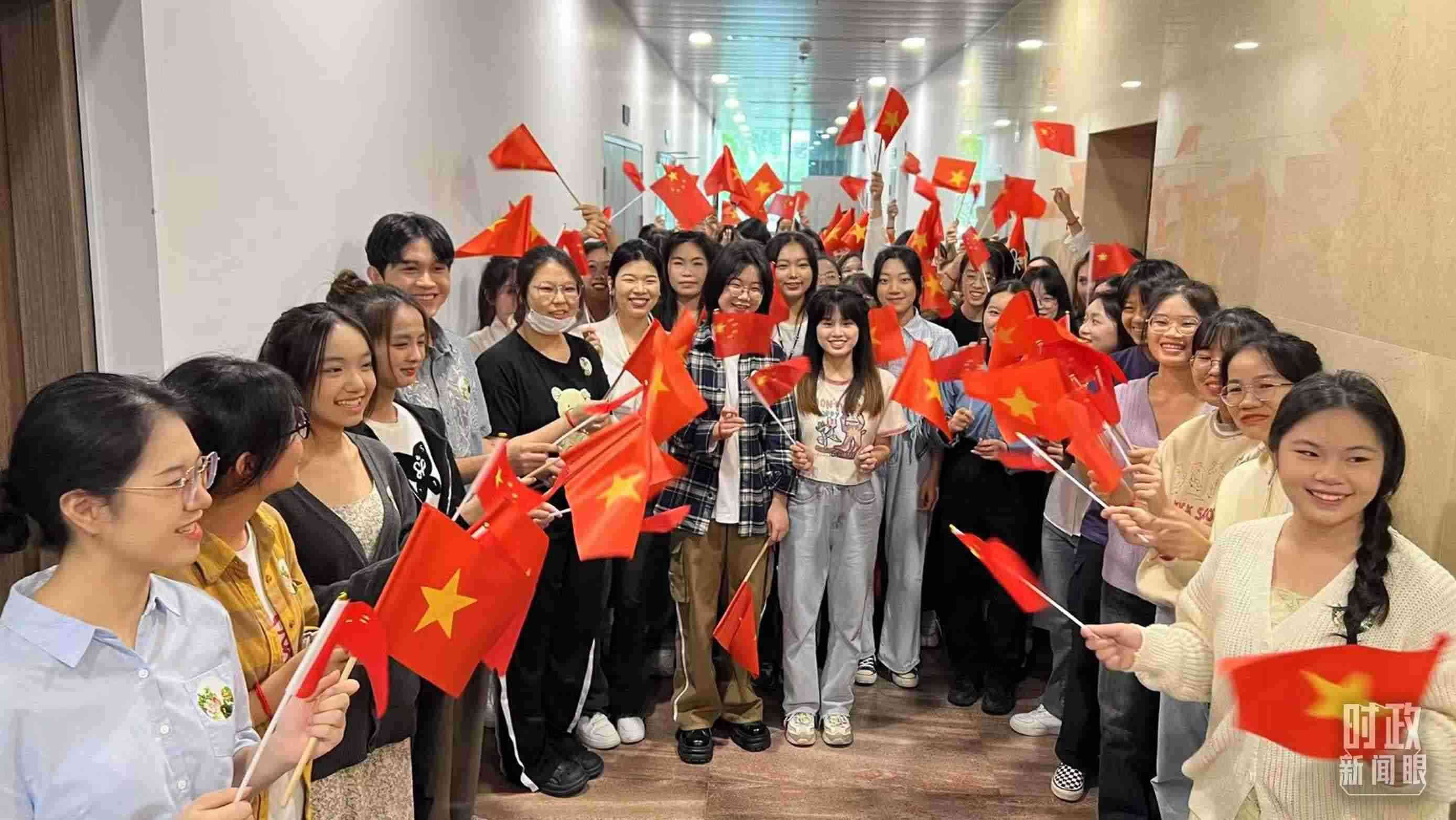 △中越青年齊聚一堂。（總臺(tái)央視記者程鋮拍攝）