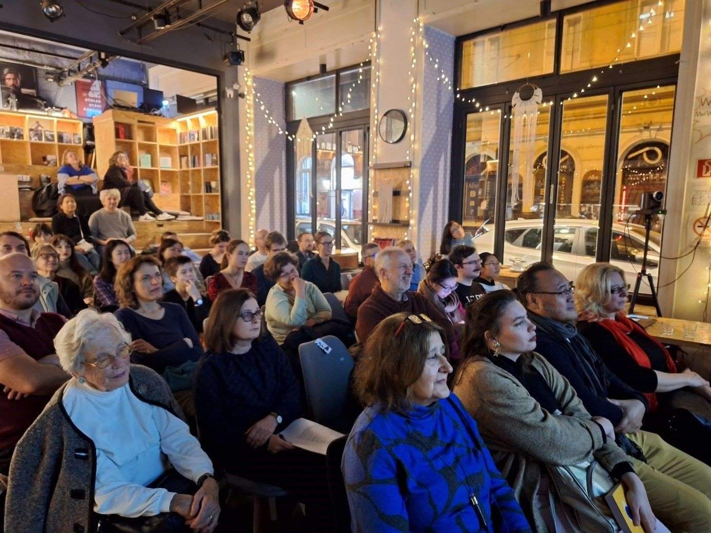 活動(dòng)吸引了40余位當(dāng)?shù)厥忻駞⑴c。摩爾多瓦尼·巴爾納巴斯攝