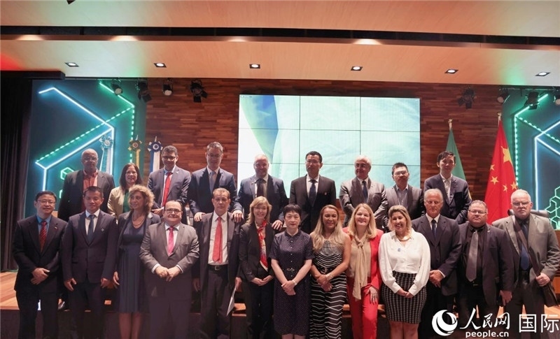 與會(huì)嘉賓合影留念。人民網(wǎng)記者 時(shí)元皓攝