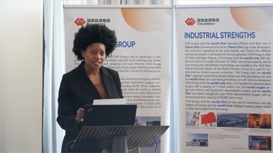 南非獨(dú)立傳媒集團(tuán)代表諾爾萬德爾-恩齊扎發(fā)言。 人民網(wǎng) 張茜攝