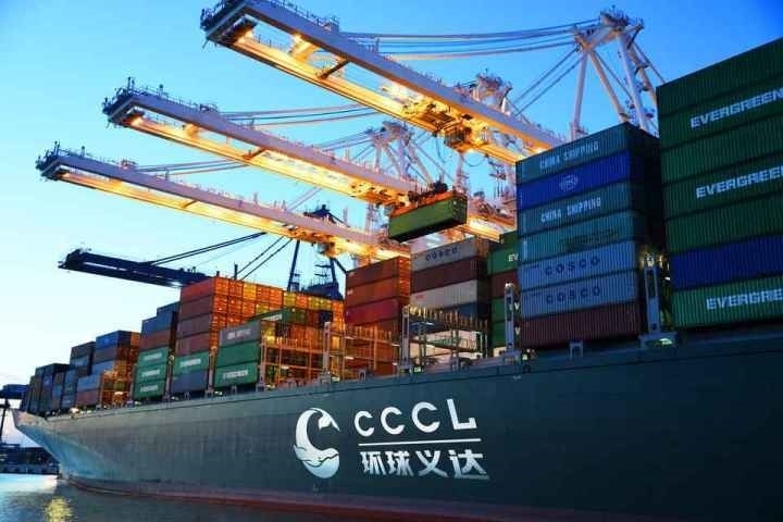 義烏商城集團打造的國際物流平臺“環(huán)球義達”，為外貿企業(yè)提供各類物流資源信息。義烏市委宣傳部供圖