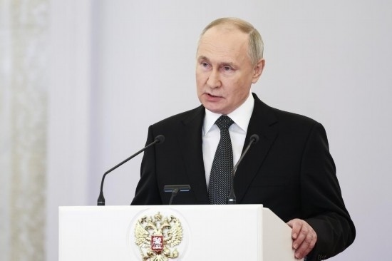 2023年12月8日，俄羅斯總統(tǒng)普京在莫斯科克里姆林宮出席“祖國英雄日”慶祝儀式。新華社/塔斯社