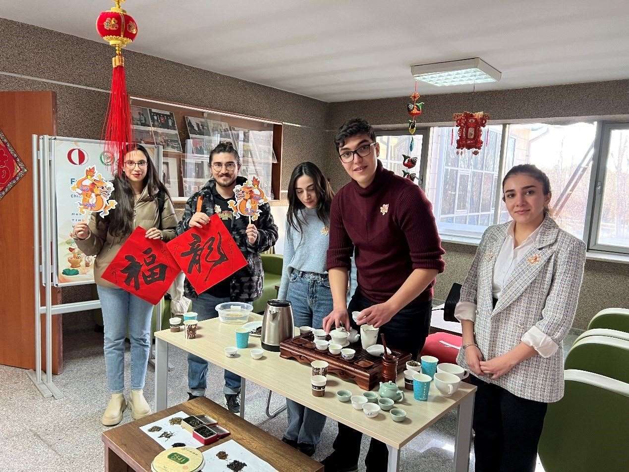 茶藝表演體驗。中東技術(shù)大學(xué)孔院供圖