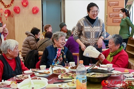 活動準(zhǔn)備了抽獎(jiǎng)環(huán)節(jié)。人民網(wǎng)記者 葉賓得攝