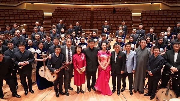 “”天地永樂·中國節(jié)“”音樂會(huì)演出人員合影。中國駐德國大使館供圖