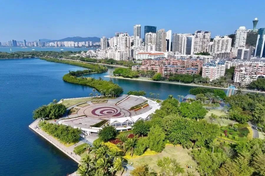 △1月24日，廈門筼筜湖白鷺洲公園及周邊城市景觀。