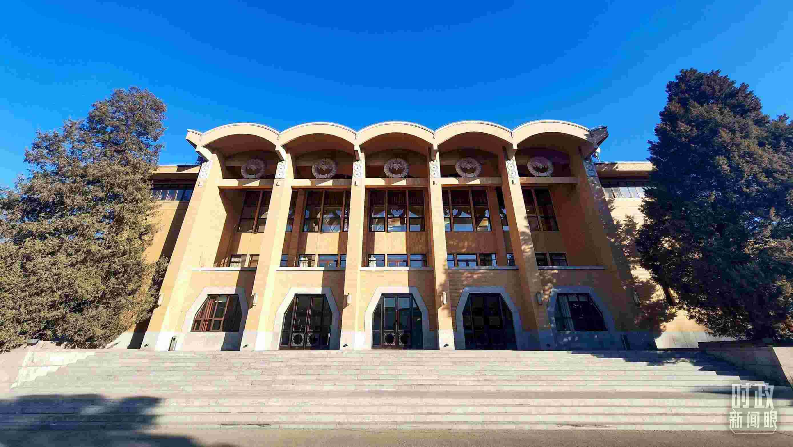 △2024年春季學期中央黨校（國家行政學院）中青年干部培訓班3月1日上午在中央黨校開班。（總臺央視記者劉琦拍攝）