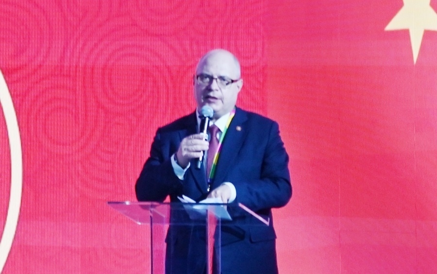 俄羅斯國(guó)家杜馬資產(chǎn)、土地和財(cái)產(chǎn)關(guān)系委員會(huì)主席兼俄中議員友好小組主席加夫里洛夫致辭。主辦方供圖 