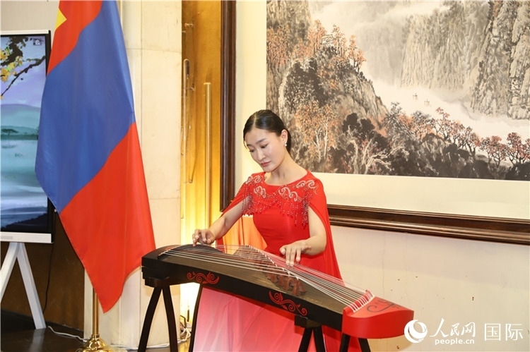 古箏表演。人民網(wǎng)記者 霍文攝