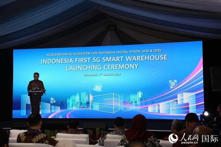 華為印尼CEO郭海龍?jiān)诮夷粌x式發(fā)表講話。人民網(wǎng)記者 曹師韻攝