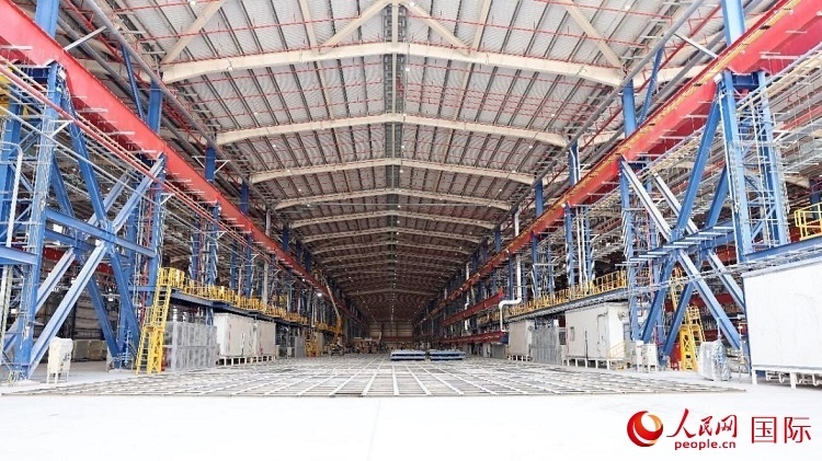 已移交業(yè)主的C201船體車間。人民網(wǎng)記者管克江攝