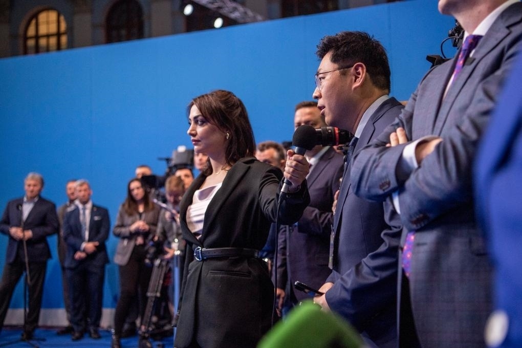 3月18日，在俄羅斯首都莫斯科，新華社記者向俄總統(tǒng)普京提問。新華社記者曹陽攝