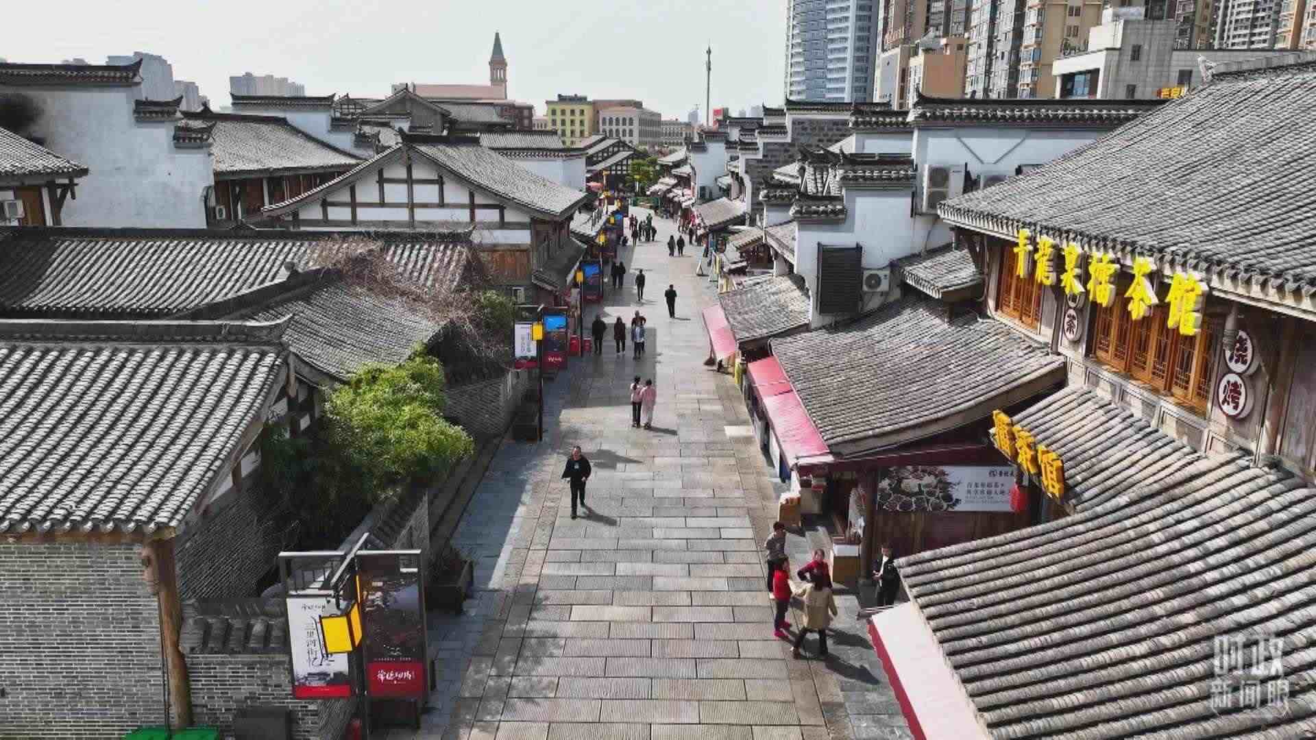 △常德河街。（總臺(tái)記者姚鵬、溫盛強(qiáng)拍攝）