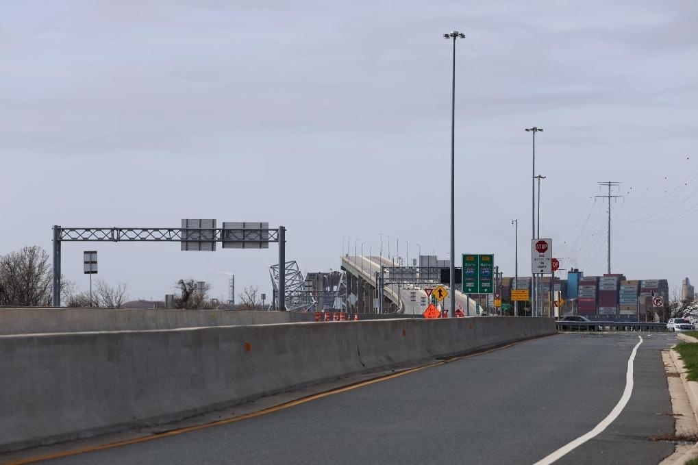 這是3月26日在美國(guó)馬里蘭州巴爾的摩拍攝的坍塌的大橋。新華社記者胡友松攝