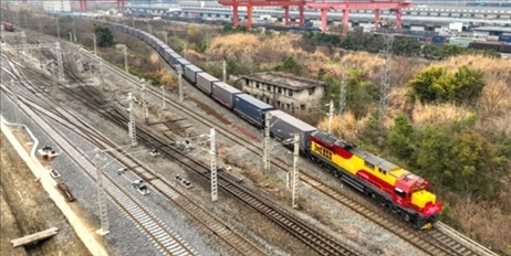 全國鐵路實行新的貨物列車運行圖。國鐵集團供圖