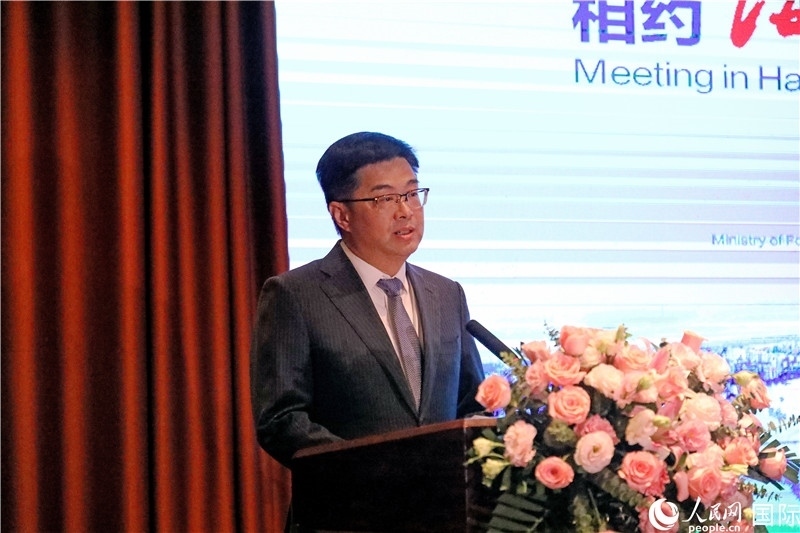 海南省人民政府副省長陳懷宇在宣介會(huì)上致辭。人民網(wǎng)記者趙益普攝