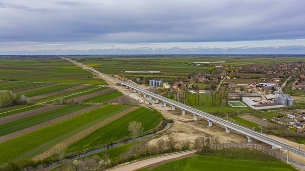 匈塞鐵路塞爾維亞境內。中國鐵路國際有限公司供圖